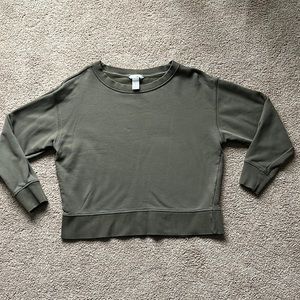 H&M green crew neck